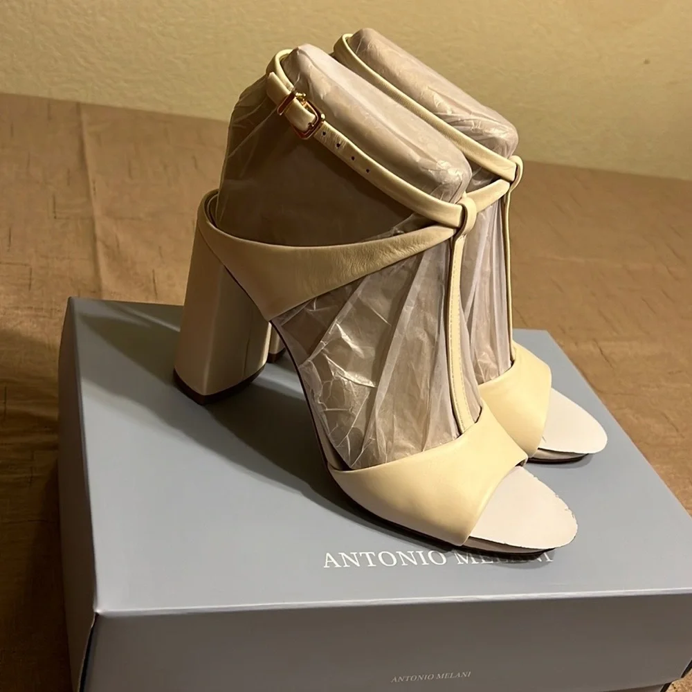 Antonio Melani Heels - Picture 1 of 8